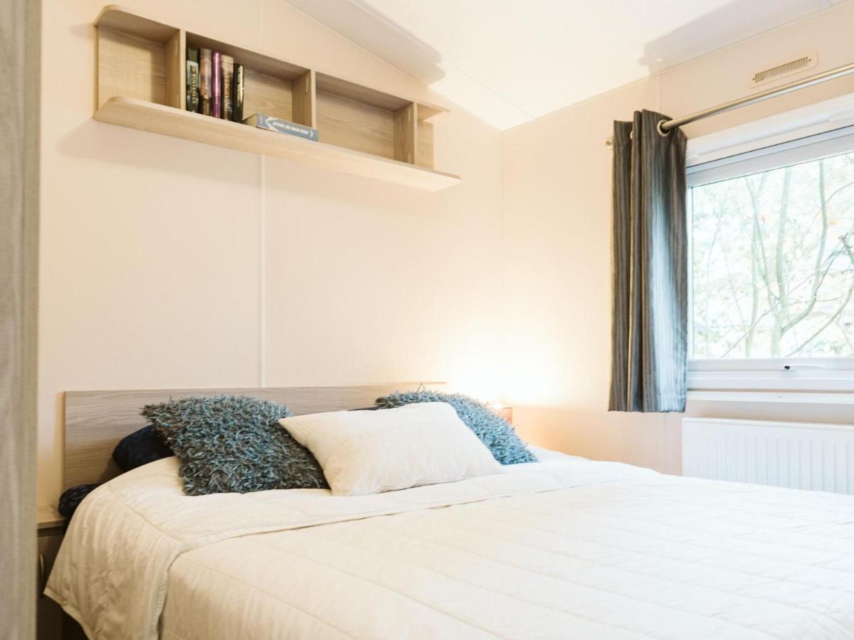 Cozy Chalet For 5P With Garden In A Lovely Area Near Goedereede المظهر الخارجي الصورة